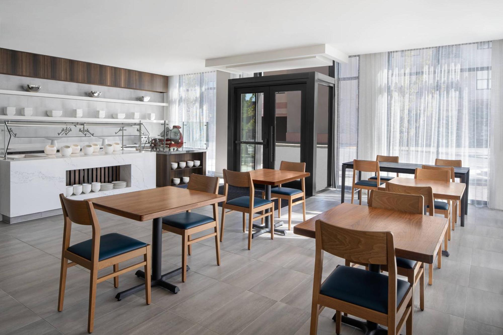Ac Hotel By Marriott Santa Rosa Sonoma Wine Country Bagian luar foto