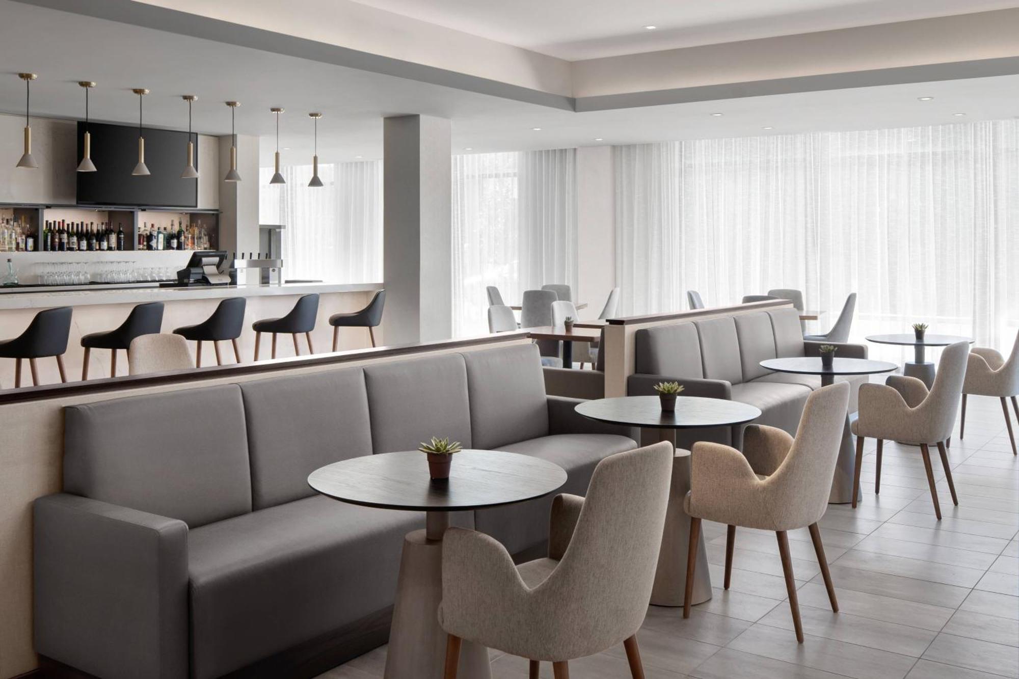 Ac Hotel By Marriott Santa Rosa Sonoma Wine Country Bagian luar foto