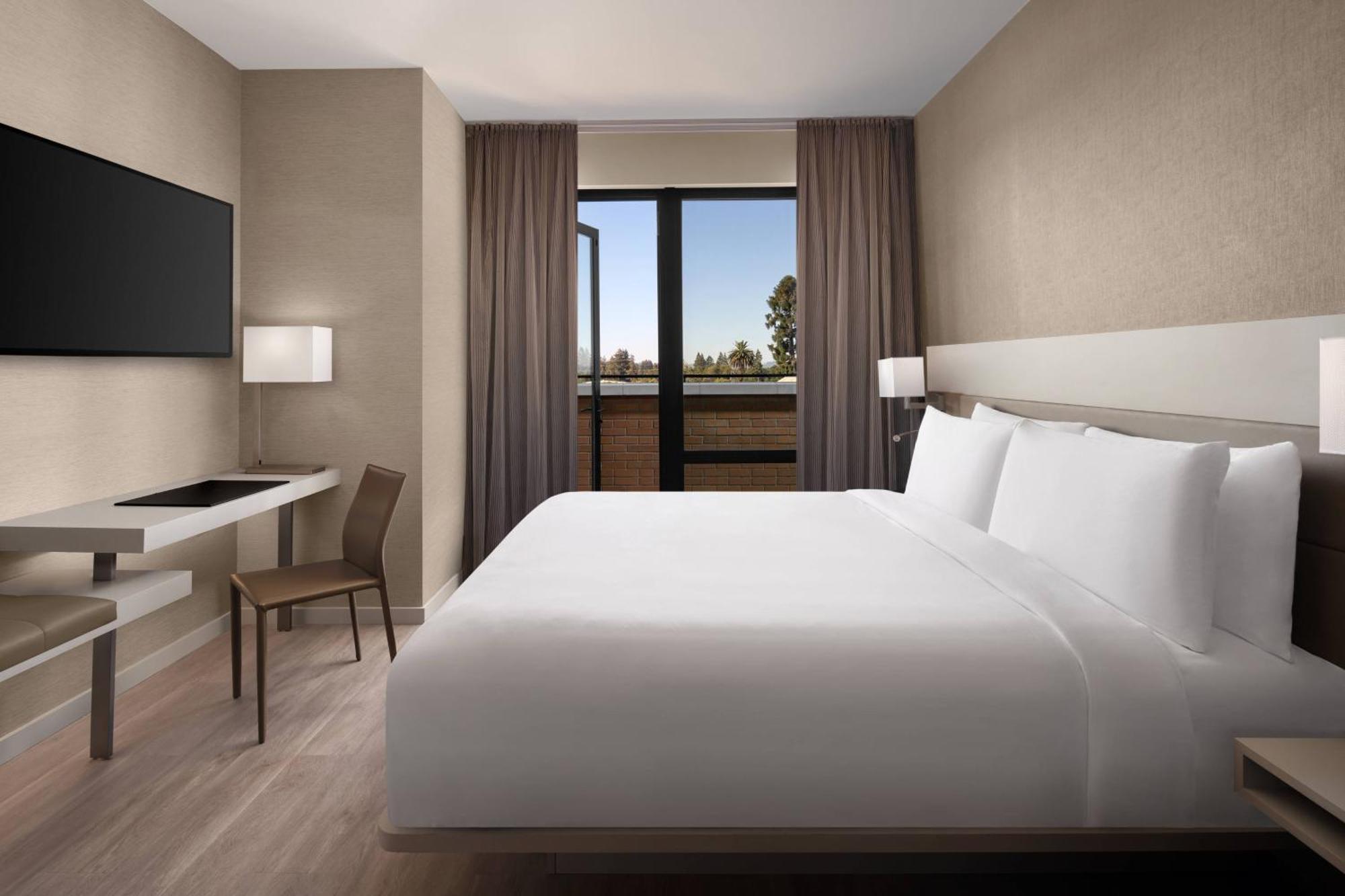 Ac Hotel By Marriott Santa Rosa Sonoma Wine Country Bagian luar foto